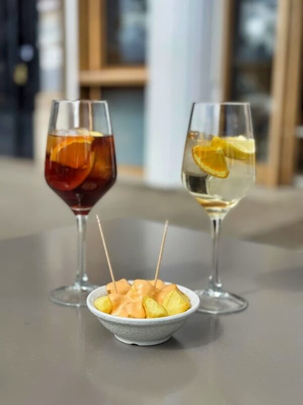 aperitivo y vermut en amarella